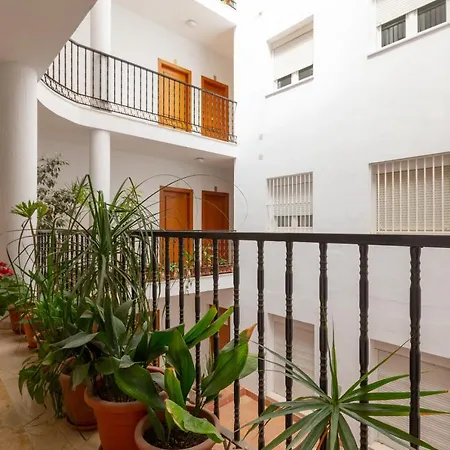 With Two Bedrooms And A Patio Lägenhet