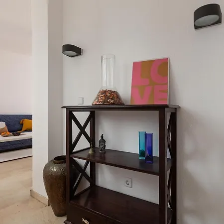 With Two Bedrooms And A Patio Apartment *